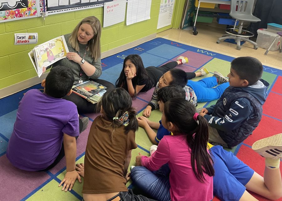 Home-to-School Communication: Connections with Wordless Picture Books